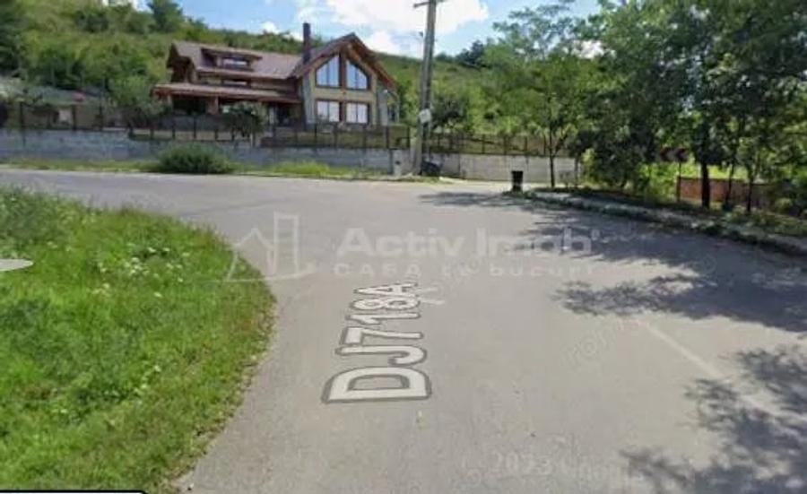 Teren de 800 mp, în Valea