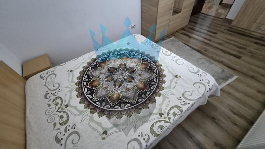 Apartament cu 3 camere decomandat, mobilat în P-ța Romană