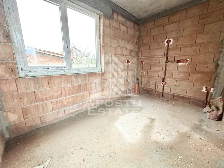 Duplex cu 4 camere cu Canalizare în Giroc