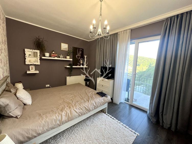 Apartament cu 3 camere decomandat, mobilat în Florești
