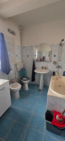 Casă cu 5 camere cu Teren 123 Mp în Coiciu