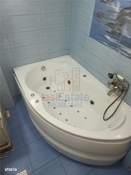 Apartament cu 4 camere decomandat în Nicolina