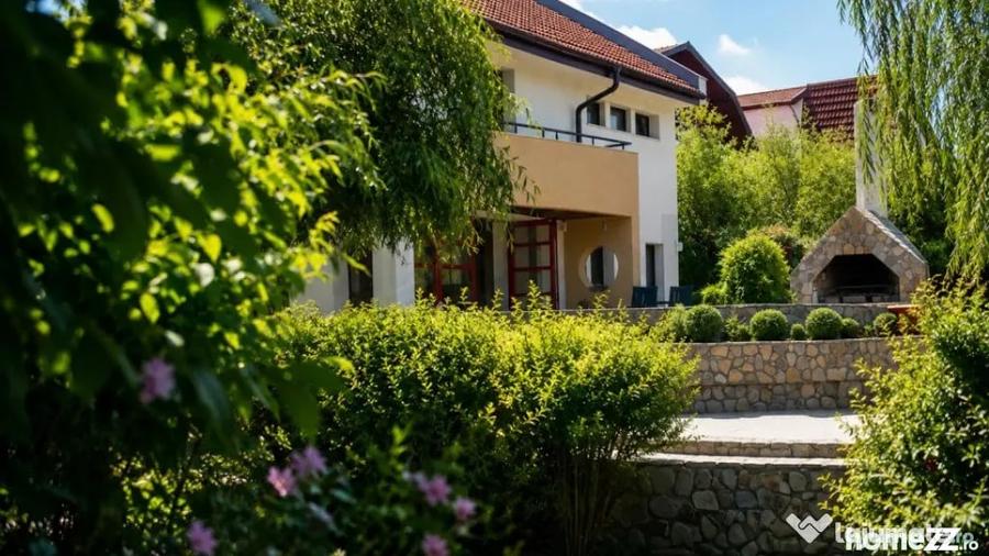 Casă cu 8 camere cu Teren 1670 Mp în Corbeanca