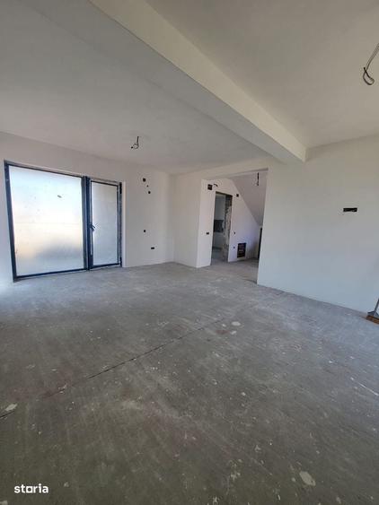 Casă cu 4 camere cu Teren 580 Mp în Tancodrom