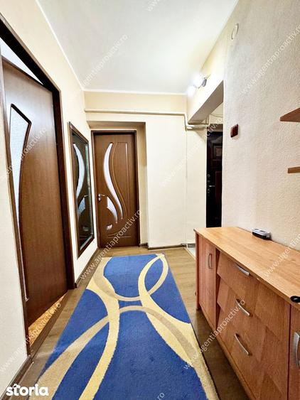 Apartament cu 2 camere decomandat în Micro 17