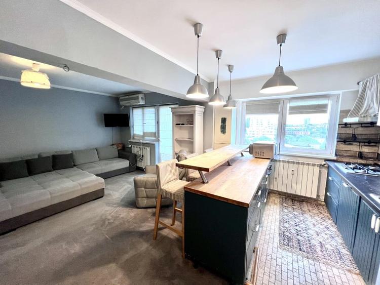 Apartament cu 4 camere semidecomandat, mobilat în Ștefan cel Mare