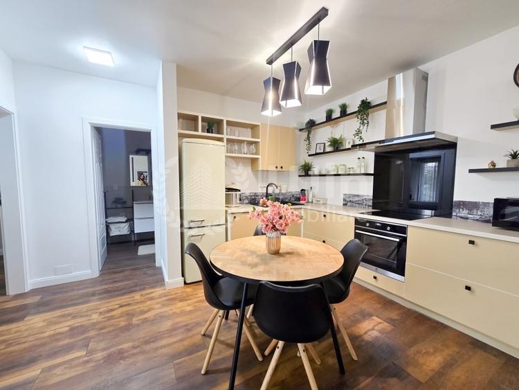 Apartament cu 2 camere semidecomandat, mobilat în Zorilor