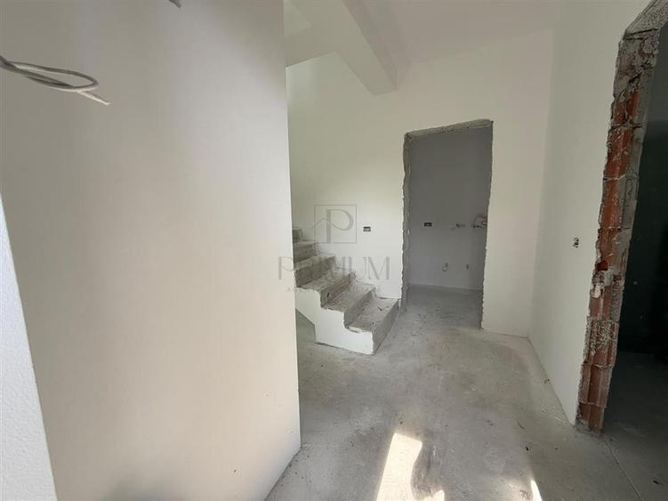Casă individuală cu 4 camere cu Canalizare în Moșnița Nouă