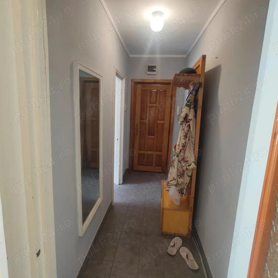 Apartament cu 3 camere în Viziru 1