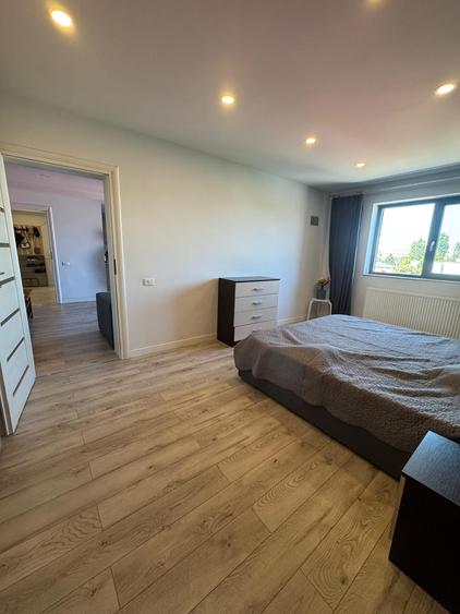 Apartament cu 3 camere semidecomandat în Drumul Taberei