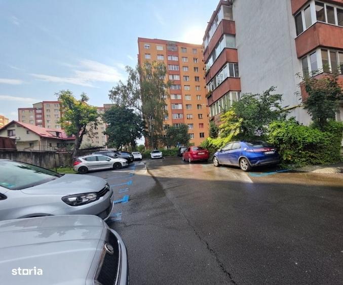 Apartament cu 3 camere decomandat în Scriitorilor