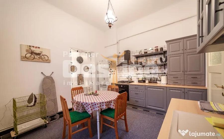 Apartament cu 4 camere decomandat în Central