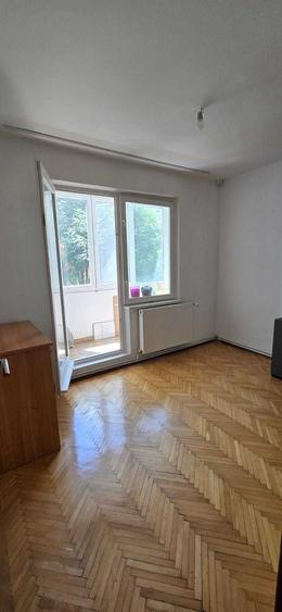Apartament 65mp Targu Mures, Cartierul Tudor decomandat, 3 camere, 2 bai, balcon, etaj 3 - 6