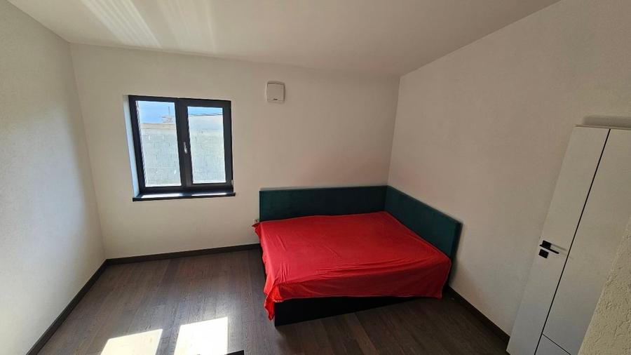 Casă individuală cu 5 camere cu Canalizare în Sânpetru