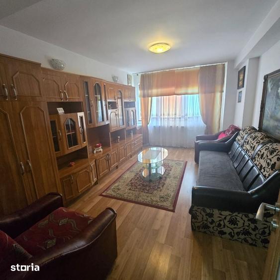 Apartament cu 2 camere decomandat în Republicii