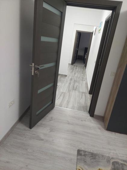 Apartament cu 3 camere decomandat, mobilat în City Park Mall