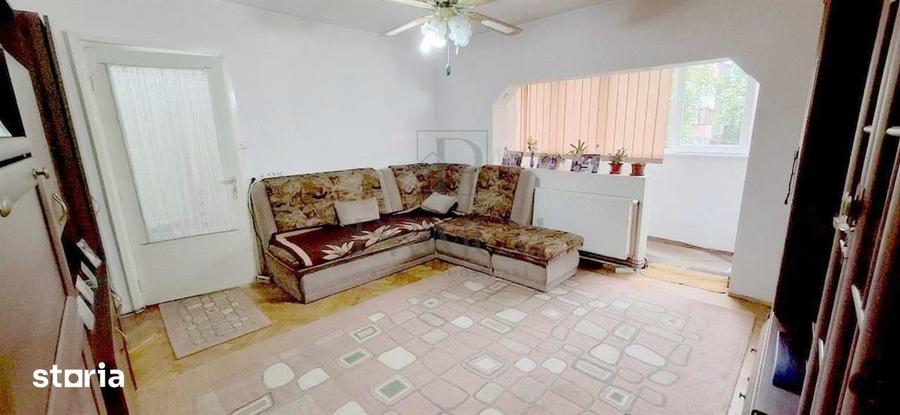 Apartament cu 3 camere semidecomandat, mobilat în Girocului