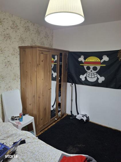Apartament cu 3 camere semidecomandat în Giulești