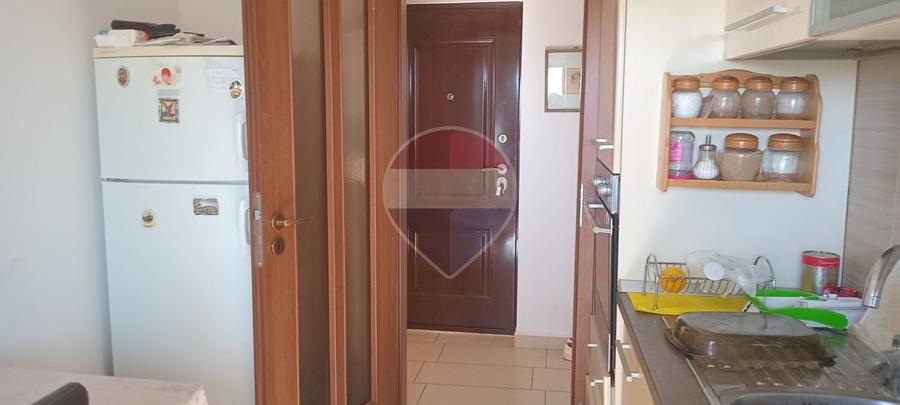 Apartament cu 2 camere semidecomandat în Polivalentă
