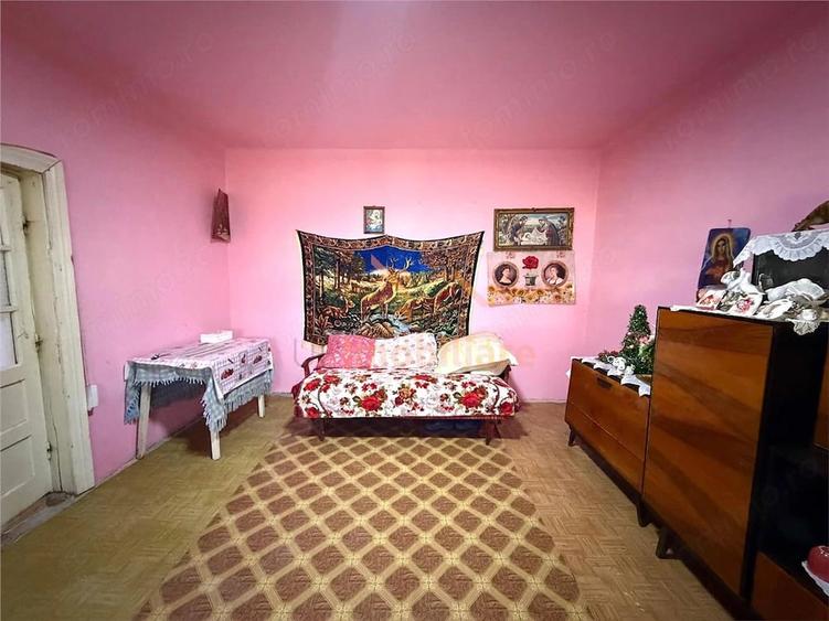 Casă cu Teren 990 Mp în Tărian