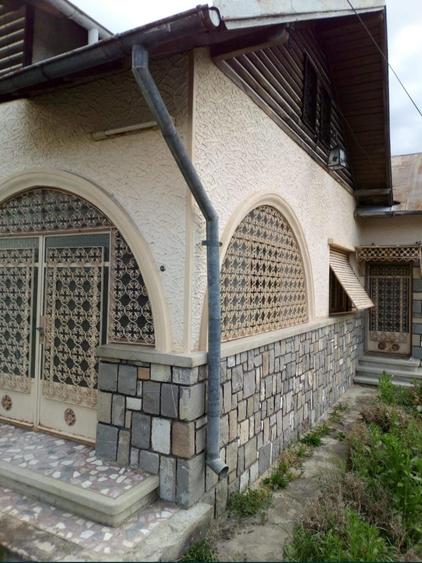 Casă cu 4 camere în Ghirdoveni