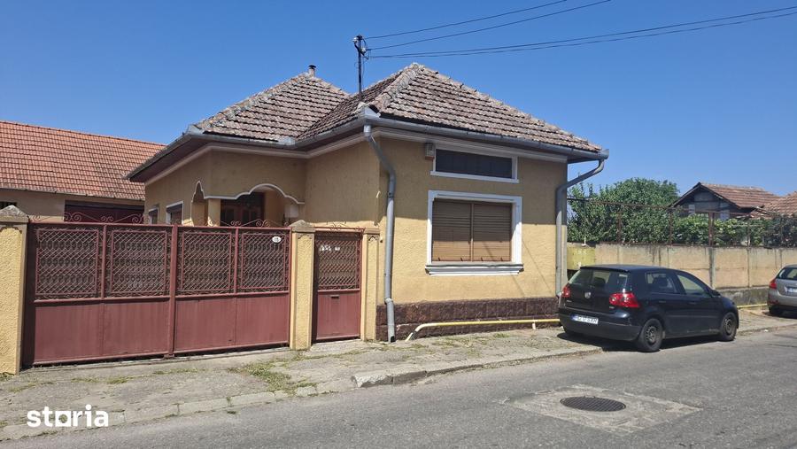 Casă cu 3 camere cu Teren 651 Mp în Central