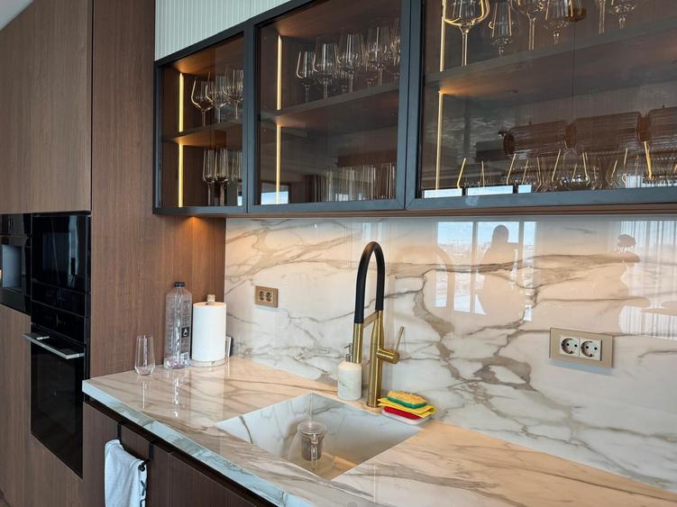 Apartament cu 4 camere decomandat în Aviației