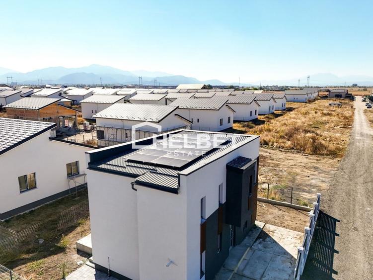 Casă individuală cu 4 camere cu Canalizare în Sânpetru