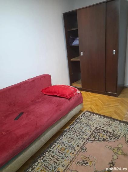 Apartament cu 3 camere semidecomandat în Sud