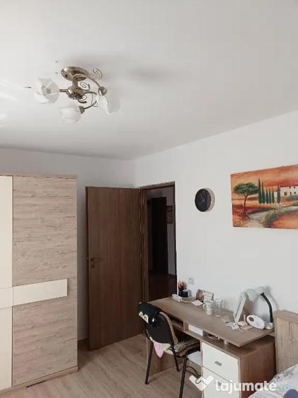 Casă cu 4 camere în Criș