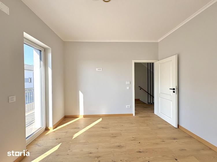 Casă cu 4 camere cu Teren 33 Mp în Săcălaz