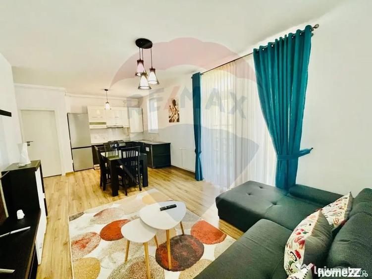 Apartament cu 3 camere decomandat în Lazaret