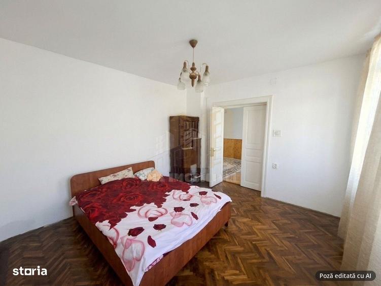 Apartament cu 4 camere decomandat în Irimești