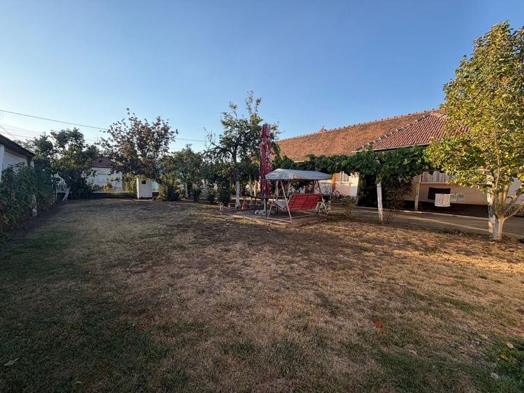 Casă individuală cu 4 camere cu Canalizare în Giarmata