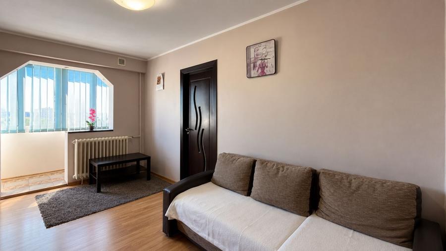 Apartament cu 2 camere semidecomandat, mobilat în Dacia