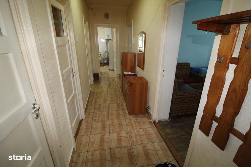 Apartament cu 3 camere în Est