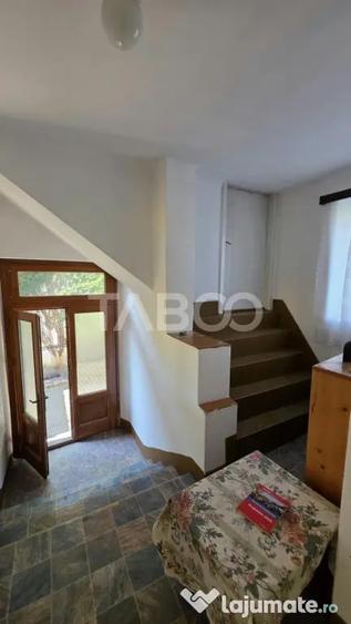 Casă cu 2 camere cu Teren 720 Mp în Petrești
