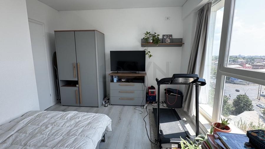 Apartament cu 4 camere semidecomandat, mobilat în Parcul Carol