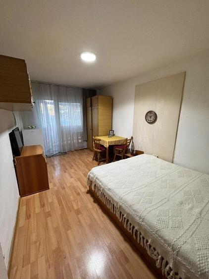 Garsonieră decomandată în Micălaca