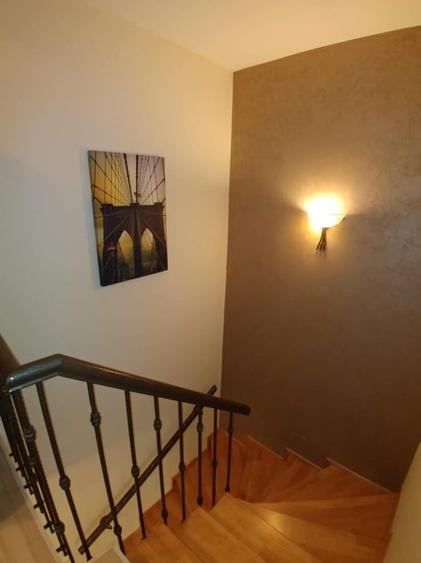 Apartament cu 3 camere decomandat, mobilat în City Park Mall