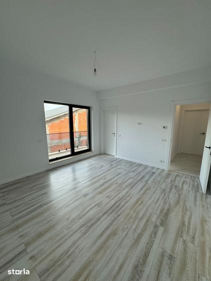Casă cu 4 camere cu Teren 230 Mp în Central