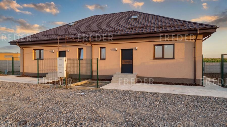 Duplex cu 3 camere cu Canalizare în Dascălu