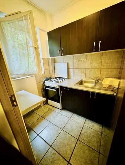 Garsonieră decomandată în Fizicienilor