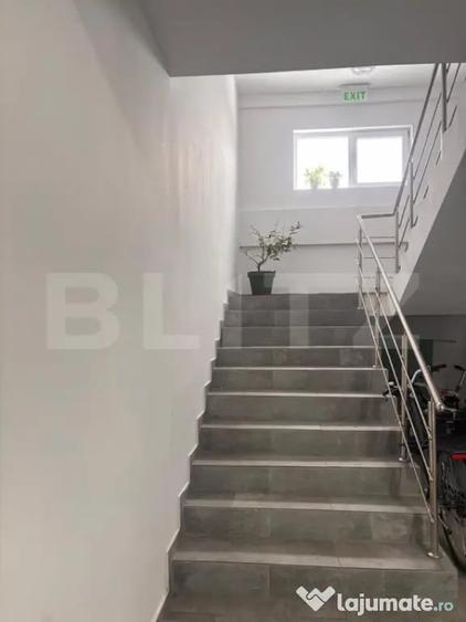 Apartament cu 3 camere decomandat în Viforâta