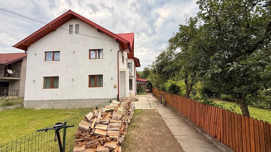 Casă cu 4 camere în Coșerele