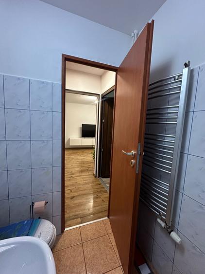 Apartament cu 2 camere semidecomandat în Apusului