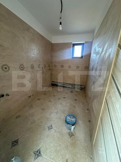 Casă individuală cu 4 camere cu Canalizare în Iris