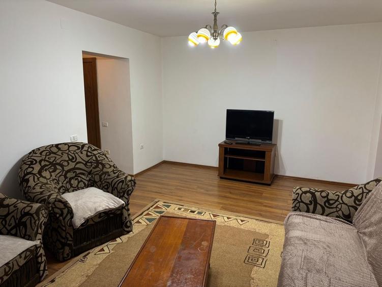 Apartament cu 2 camere semidecomandat în Podgoria