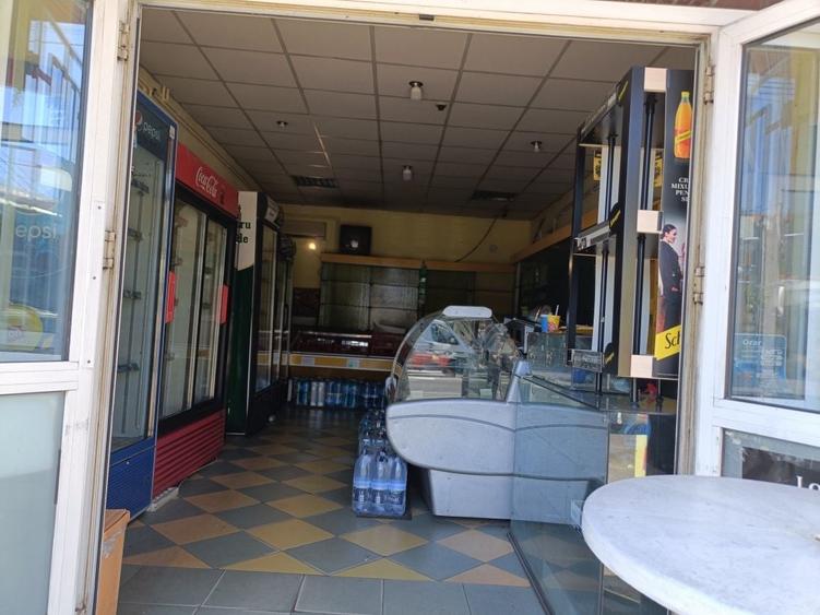Spațiu comercial, de 32 mp, în Colanu