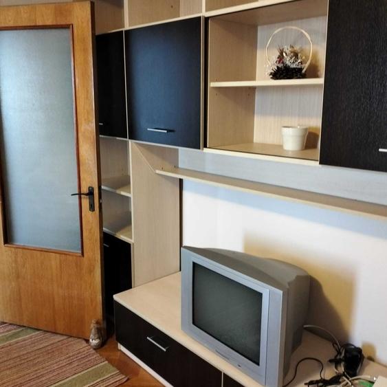 Apartament cu 2 camere semidecomandat în Podu Roș